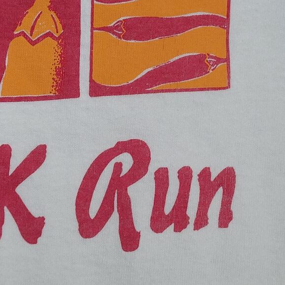 Vintage 90s Chili Pepper Marathon Shirt Medium 19x26 USA - Picture 12 of 13